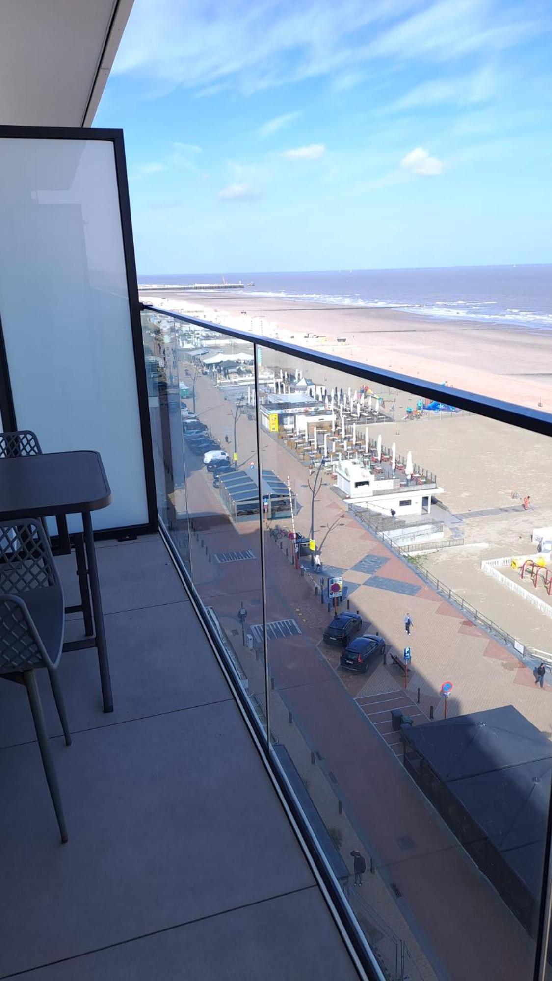 Modern Studio With Beautiful Sea View - 9Th Floor Blankenberge Extérieur photo
